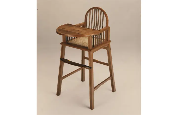 Wooden high chair with curved backrest.